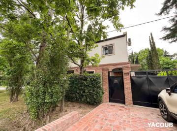 Casa · 149m² · 4 Ambientes · Casa en Venta - 3 Dorm. 2 Baños - 520 m² - Villa Elisa, La Plata