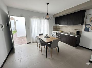 Living comedor. Imagen ilustrativa generada digitalmente (IA) · Alberdi. 2 Dorm. con Patio y Financiación. Entrega Inicial: U$s 35.000