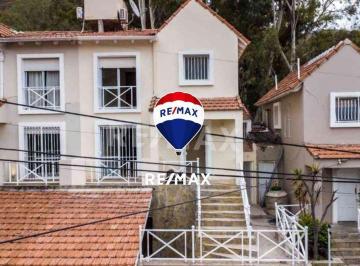 Casa · 102m² · 4 Ambientes · 1 Cochera · Casa Triplex 3 Dorm. Venta B° Tres Cerritos