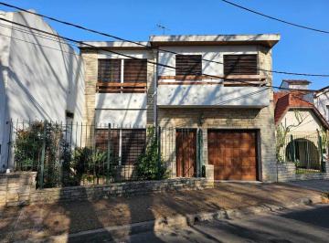 Casa · 200m² · 7 Ambientes · 1 Cochera · Venta Casa 7 Amb Cochera Patio Terraza V Martelli