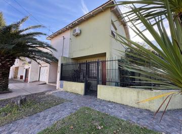 Casa · 158m² · 4 Ambientes · 1 Cochera · Casa en Venta Campana - Apto Crédito