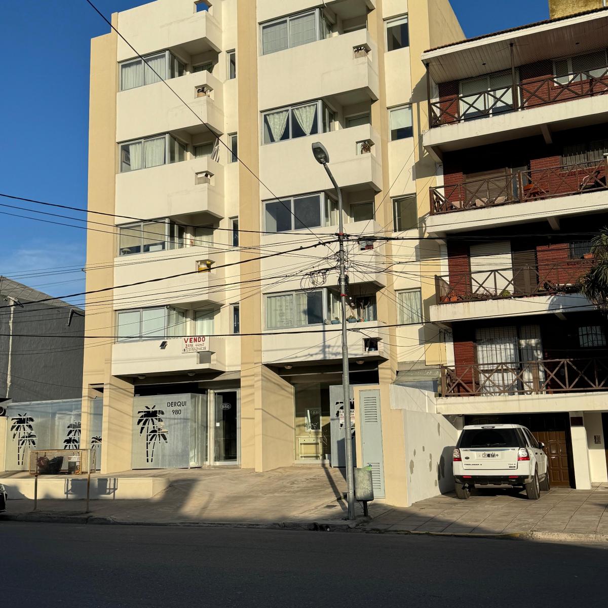 Departamento 2 ambientes a la calle con balcón de 44m²