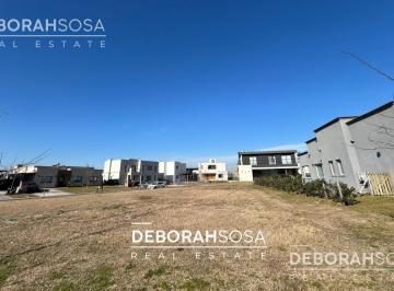 Terreno · 661m² · Lote Enventa - Esquina Interno Puertos del Lago.