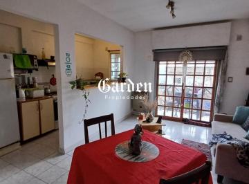 Living Comedor · Departamento 2 Ambientes - 2do Piso Al Frente con Balcón y Lavadero Apto Credito