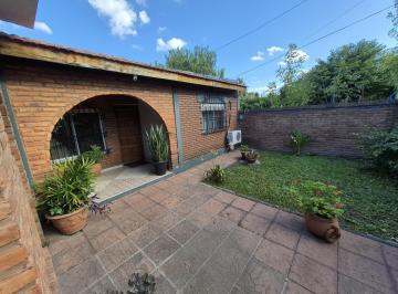 Casa · 180m² · 5 Ambientes · 1 Cochera · Casa en Venta