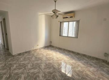 Departamento de 4 ambientes, Parque Patricios · Alberti 1665 - Dto. 4 Amb. con Balcón