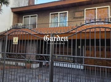 Frente · Chalet 5 Amb. Excelente Ubicacion V. Adelina. Cochera, Pileta y Parque