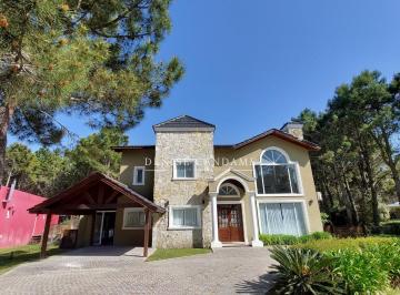 Casa de 6 ambientes, Pinamar · Casa en Alquiler en La Herradura Pinamar