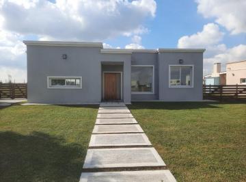 Casa · 124m² · 5 Ambientes · Casa en Venta San Sebastián, Área 8