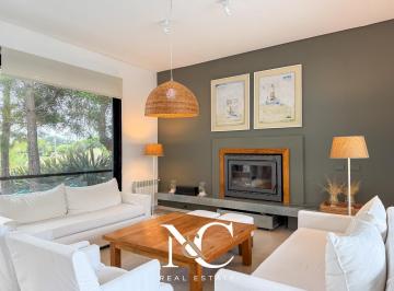 Casa · 165m² · 5 Ambientes · Casa en Venta en Costa Esmeralda
