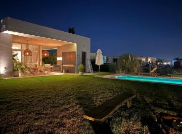 Casa · 180m² · 5 Ambientes · 3 Cocheras · Casa Venta Barrio San Sebastian Area 12