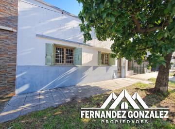 Casa de 3 ambientes, Lanús · Casa de 3 Ambientes con Fondo Libre y Terraza en Lanus Oeste