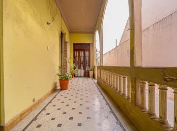 Casa · 231m² · 5 Ambientes · 1 Cochera · Venta Casa 5 Ambientes con Lote Propio Floresta