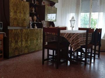 PH · 144m² · 4 Ambientes · 1 Cochera · Venta PH 4 Ambientes + Cochera en Lanus Este Oport