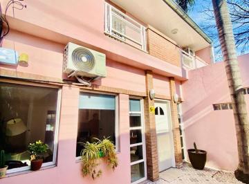 Casa de 5 ambientes, Ituzaingó · Casa de Estilo Ubicado en Zona Súper Residencial de Ituzaingo Norte