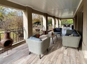 Casa · 400m² · 6 Ambientes · 2 Cocheras · Casa en Carmen de Areco