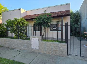 Casa · 70m² · 4 Ambientes · 2 Cocheras · Monte Grande - Casa Apta Crédito