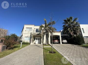Casa · 304m² · 7 Ambientes · 2 Cocheras · Casa en Venta 7 Ambientes, 4 Dorm. Ayres Plaza, Pilar