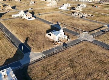 Terreno · 300m² · Terreno Venta en Campos de Manantiales, Excelente Ubicación