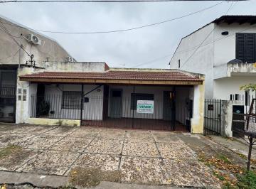Casa · 200m² · 4 Ambientes · Casa 3 Amb + Depto 2 Amb en Venta