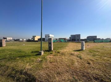 Terreno · 300m² · Lote Etapa 2 Laguna Azul - 50% y Cuotas