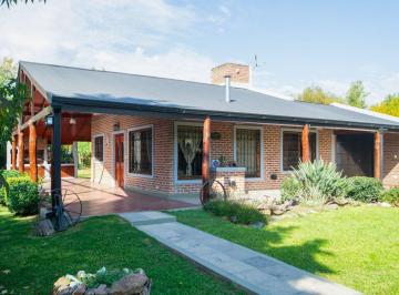 Casa · 101m² · 3 Ambientes · 1 Cochera · Casa en Venta Alejandro Korn Apta Credito
