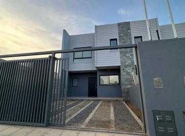 PH · 120m² · 5 Ambientes · 2 Cocheras · Duplex 3 Dorm. en Altos de Alberdi