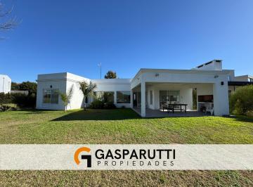 Casa · 158m² · 4 Ambientes · 4 Cocheras · Casa en Venta en San Matías con Pileta