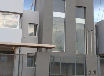 Casa de 4 ambientes, Córdoba · Venta Duplex 3 Dorm. Zona Sur
