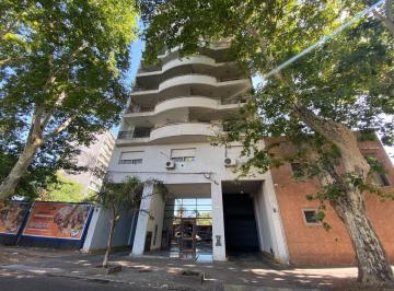 Departamento · 60m² · 4 Ambientes · 1 Cochera · Departamento de Dos Dorm. en Venta Barrio Echesortu