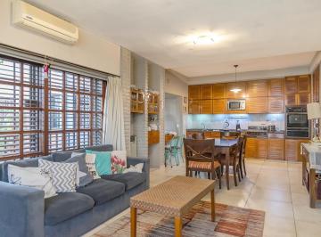 Casa de 5 ambientes, Quilmes · Casa en Venta, 5 Ambientes con Cochera, en Bernal