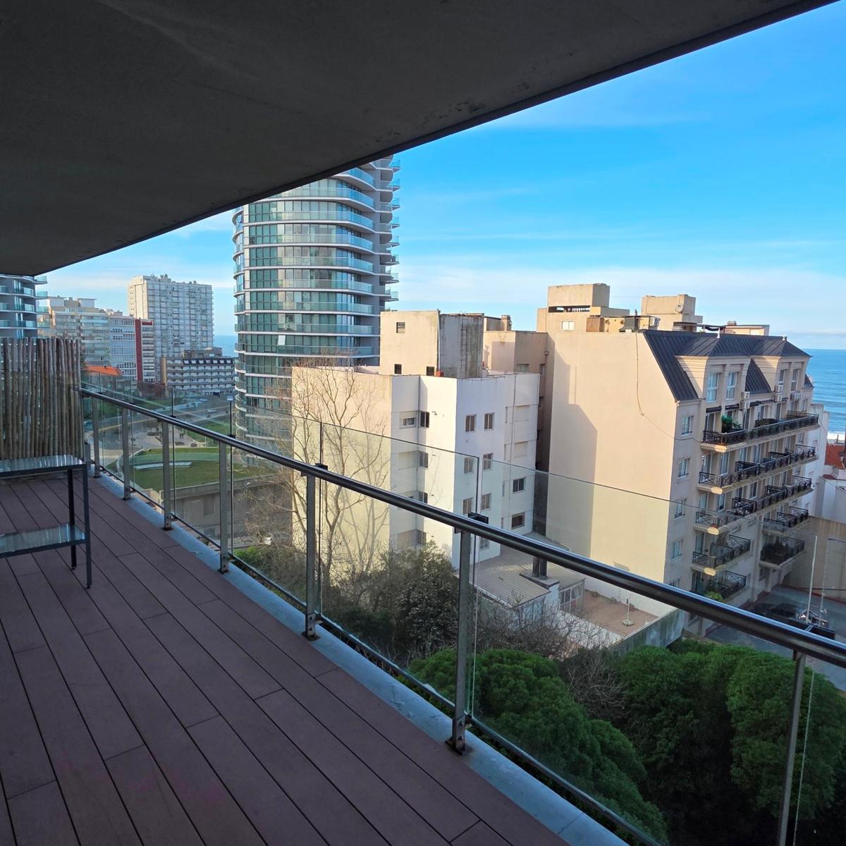 Depto 2 amb, 57m² con cochera y balcón terraza — Playa Chica