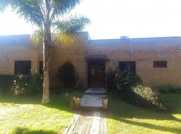 Casa · 98m² · 3 Ambientes · 3 Cocheras · Venta Casa Quinta 2000 Mt² C/ Pileta en Marcos Paz