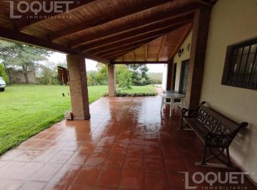 Casa · 141m² · 5 Ambientes · Casa en Santo Tome, Barrio Adelina