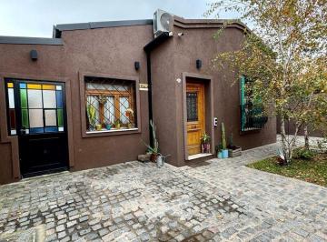 LEN-LEN-5_2 · Casa en Venta en El Palomar Excelente Estado