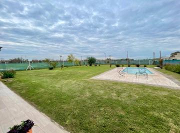 Casa de 4 ambientes, Córdoba · Venta Casa 4 Dorm. con Pileta en Terranostra Barrio con Seguridad Zona Sur