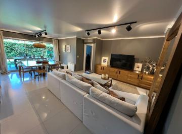 Departamento de 3 ambientes, Córdoba · Depto Premium, 3 Dorm., Asador y Acceso Directo a Jardín