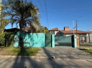 Casa · 230m² · 6 Ambientes · 4 Cocheras · Casa a La Venta en Don Torcuato