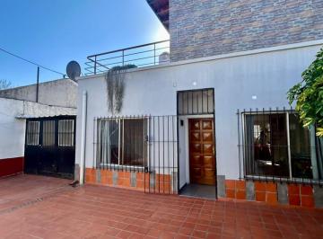 Casa de 5 ambientes, Merlo · Hermosa Casa, con Dependencia de Servico en Venta en Merlo - Barrio Pompeya