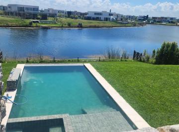 Casa · 404m² · 7 Ambientes · 3 Cocheras · Alquiler Sin Muebles y Venta. 5 Dorm.. 5 Baños.