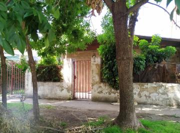 Casa de 4 ambientes, Rosario · Casa con 2 Dorm. y 200 m² en Venta en Fisherton, Wilde 900 Bis