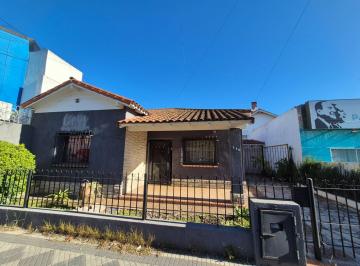 Local comercial de 4 ambientes, Esteban Echeverría · Casa con Destino Comercial en Alquiler. Monte Grande