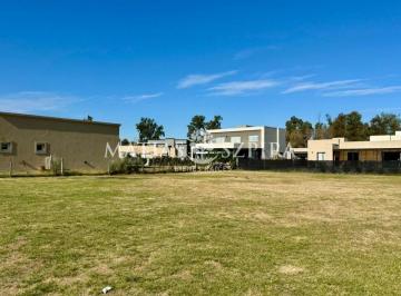 Terreno · 884m² · Lote en Venta Fincas de Alvarez