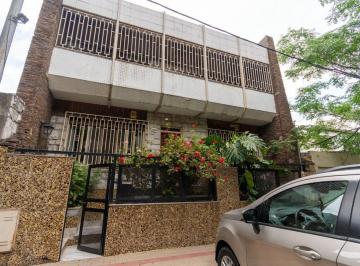 Casa · 160m² · 7 Ambientes · 1 Cochera · Casa en Venta 3 Dorm. con Cochera Ludueña