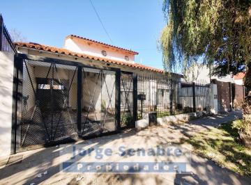 Casa · 140m² · 4 Ambientes · 2 Cocheras · Casa 10 X 32, 2 Plantas, 4 Ambientes, Fondo Parquizado y Quincho - El Palomar