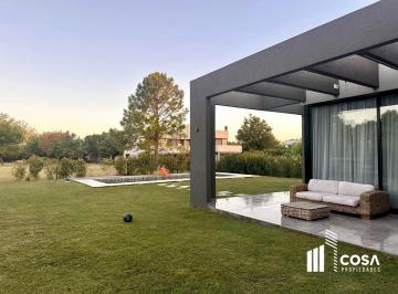 Casa · 265m² · 6 Ambientes · 2 Cocheras · Venta Casa 4 Dorm. Kentucky Club de Campo Funes Santa Fe