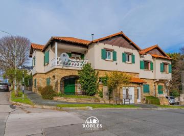 PH · 86m² · 5 Ambientes · PH en El Excelente Barrio Los Troncos