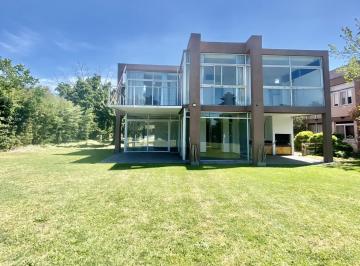 Casa · 340m² · 5 Ambientes · 2 Cocheras · Casa en Alquiler El Rodal Monte Grande