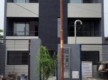 Departamento de 2 ambientes, La Matanza · Depto 2 Amb - Suite - Toilette - Patio - Cochera // Oncativo 150
