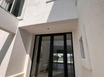 Casa · 423m² · 5 Ambientes · Casa en Alquiler en Barbarita, General Pacheco, Tigre